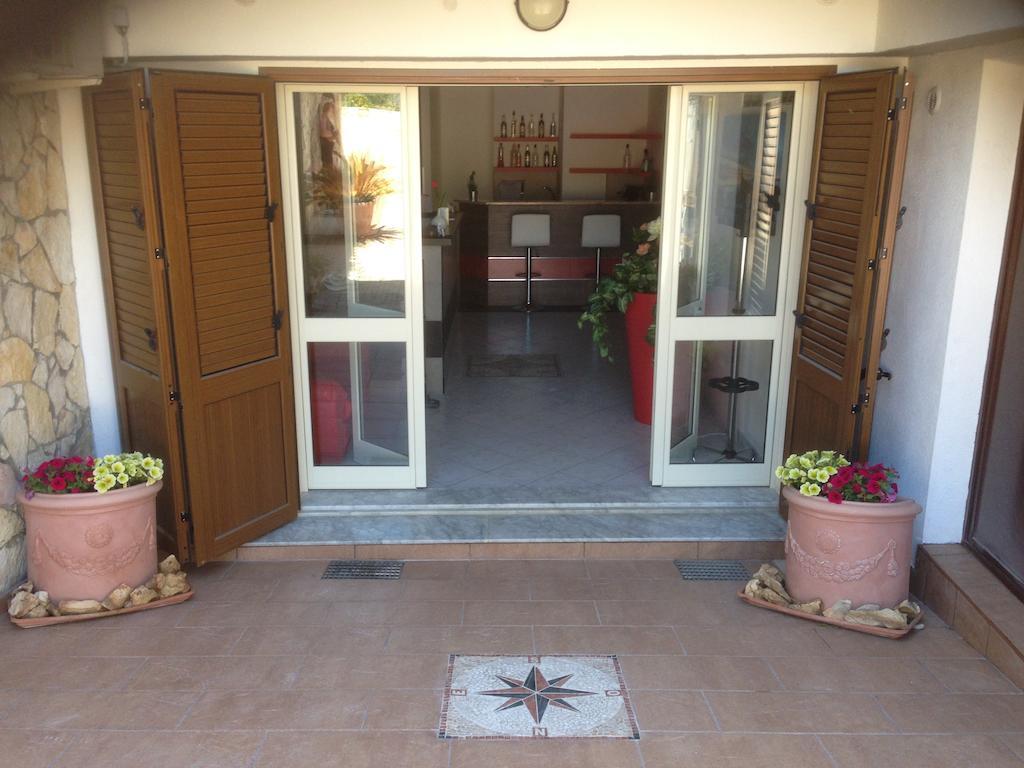 Perla Del Mare Affittacamere Campofelice Di Roccella Exterior foto